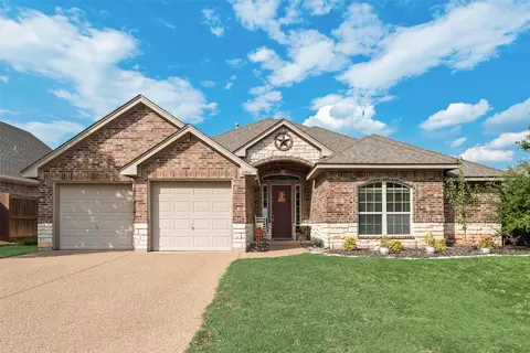 11016 Castle Oak Ln W, Fort Worth, TX 76108