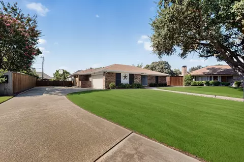 2819 Kimberly Dr, Grapevine, TX 76051