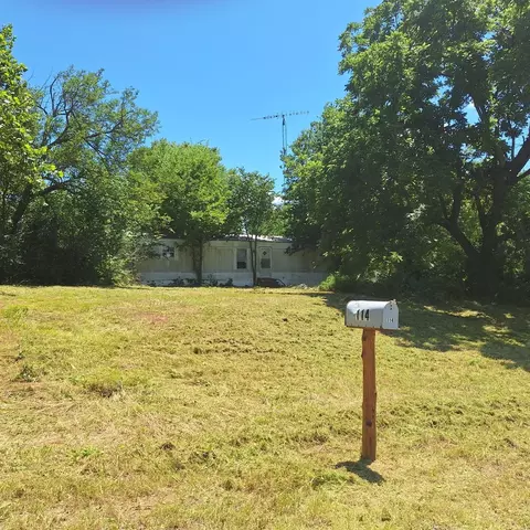 114 E Sycamore St, Ravenna, TX 75476