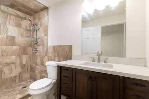 Bath - 3224 N Hampton St, Fort Worth, TX 76106 photo 2 of 2