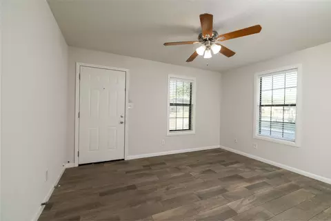 Living - 3224 N Hampton St, Fort Worth, TX 76106 photo 1 of 3