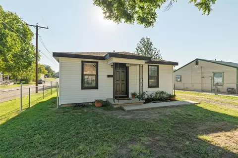 3224 N Hampton St, Fort Worth, TX 76106
