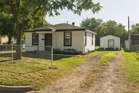 Exterior - 3224 N Hampton St, Fort Worth, TX 76106 photo 2 of 9