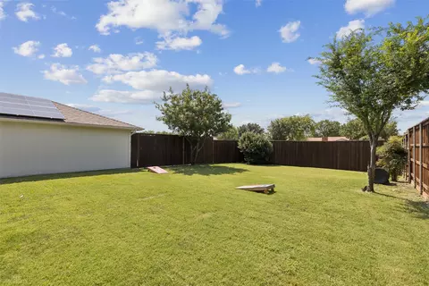 Exterior - 922 E Berkeley Dr, Richardson, TX 75081 photo 4 of 4
