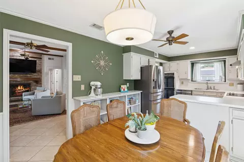 Dining - 922 E Berkeley Dr, Richardson, TX 75081 photo 2 of 2