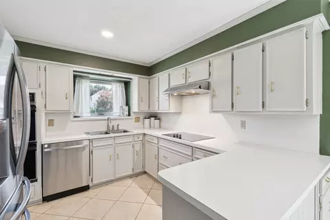 Kitchen - 922 E Berkeley Dr, Richardson, TX 75081 photo 1 of 3
