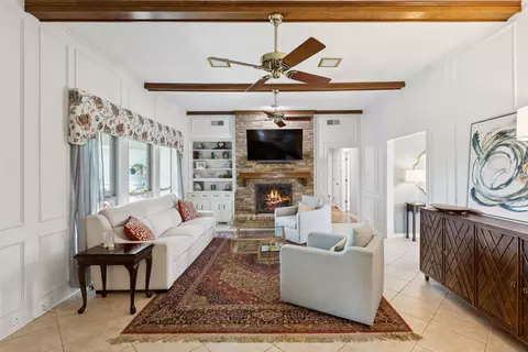 Living - 922 E Berkeley Dr, Richardson, TX 75081 photo 1 of 2