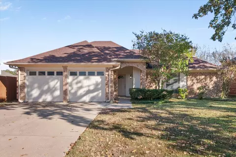 5603 Farris Dr, Arlington, TX 76017