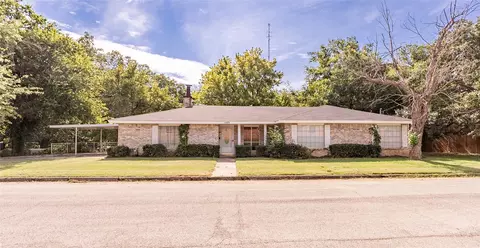 1103 Miller St, Bowie, TX 76230