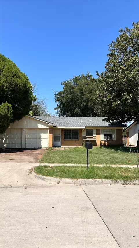 1511 Laurel Ln, Plano, TX 75074