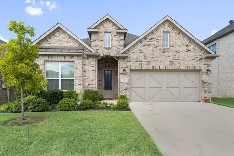 9020 Conroe Dr, Lantana, TX 76226