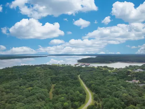 908 Eagle Oaks Dr, Gordonville, TX 76245