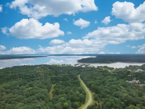 908 Eagle Oaks Dr, Gordonville, TX 76245