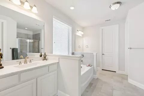 Bath - 2829 Sandstone Dr, Hurst, TX 76054 photo 1 of 3
