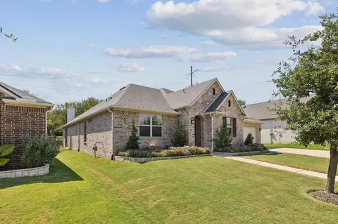 Exterior - 2829 Sandstone Dr, Hurst, TX 76054 photo 2 of 4