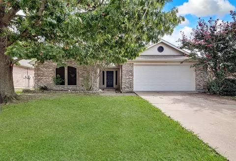 111 Jennings Dr, Waxahachie, TX 75165