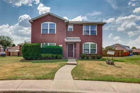 213 Balsam Grove Cir, Desoto, TX 75115
