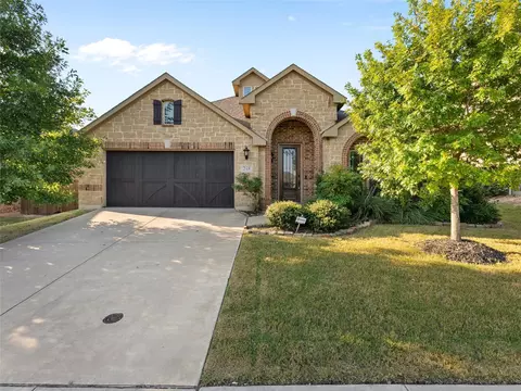 218 Calvert Dr, Midlothian, TX 76065