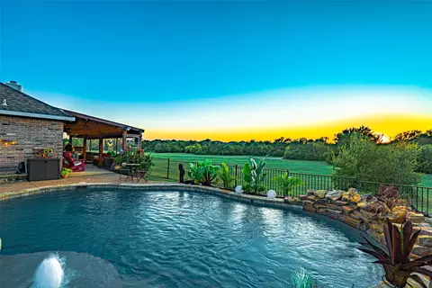 14041 Stagecoach Rd, Roanoke, TX 76262