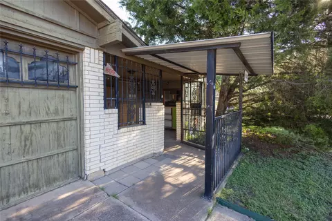809 Lomo St, Fort Worth, TX 76110