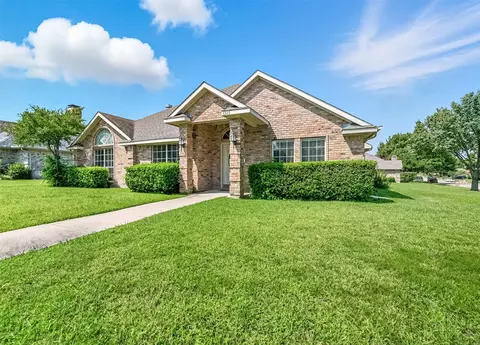 6325 Ahnee Dr, Rowlett, TX 75089