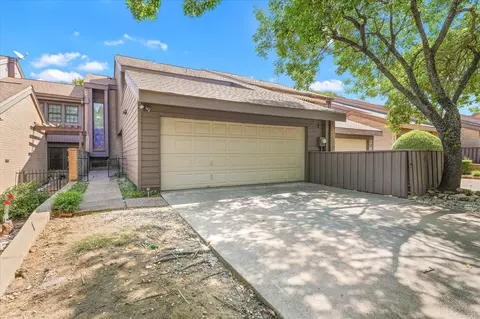 735 Oakwood Trl, Fort Worth, TX 76112