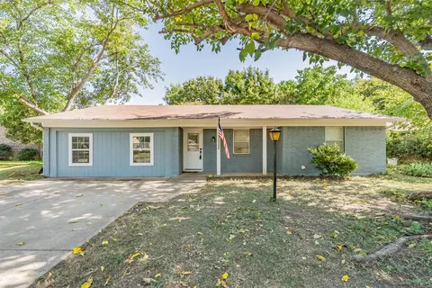 756 NW Wood St, Burleson, TX 76028