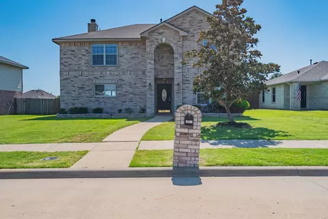 2056 Pinenut Dr, Mesquite, TX 75181