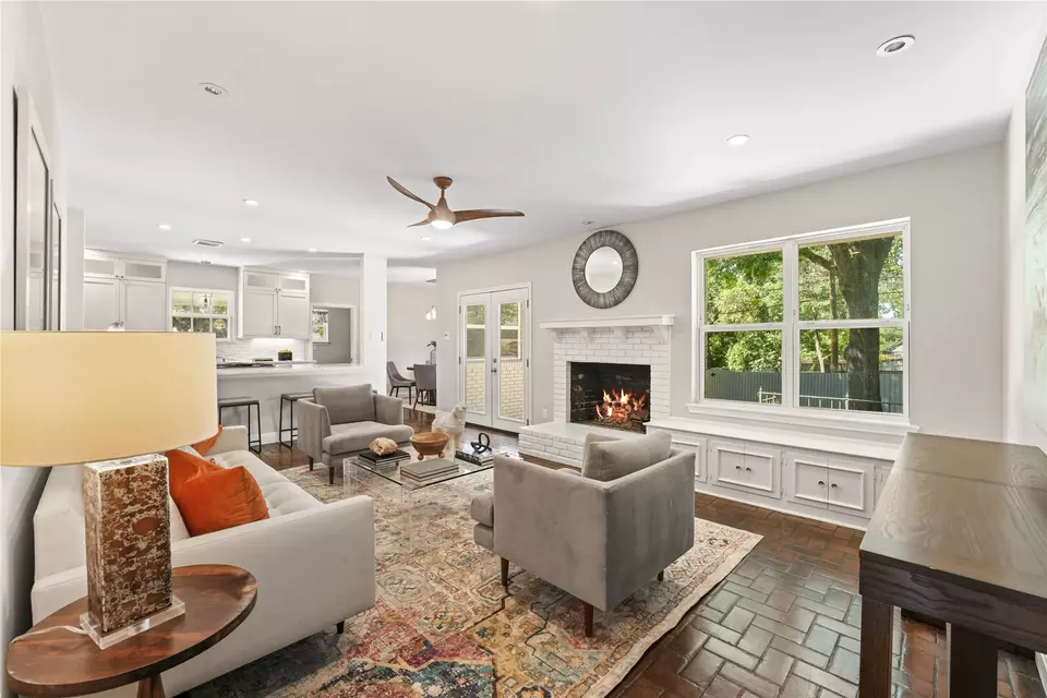 Living - 9531 Vinewood Dr, Dallas, TX 75228 photo 3 of 3