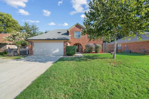 339 Stately Oak Ln, Lake Dallas, TX 75065