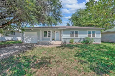 705 N Joyce St, Lacy Lakeview, TX 76705