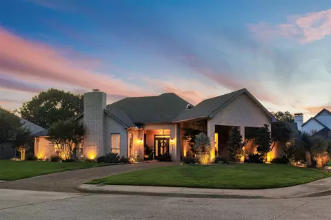 5931 Mapleshade Ln, Dallas, TX 75252