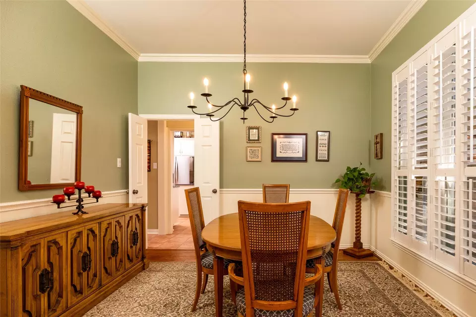 Dining - 4710 Village Oak Dr, Arlington, TX 76017 photo 1 of 3