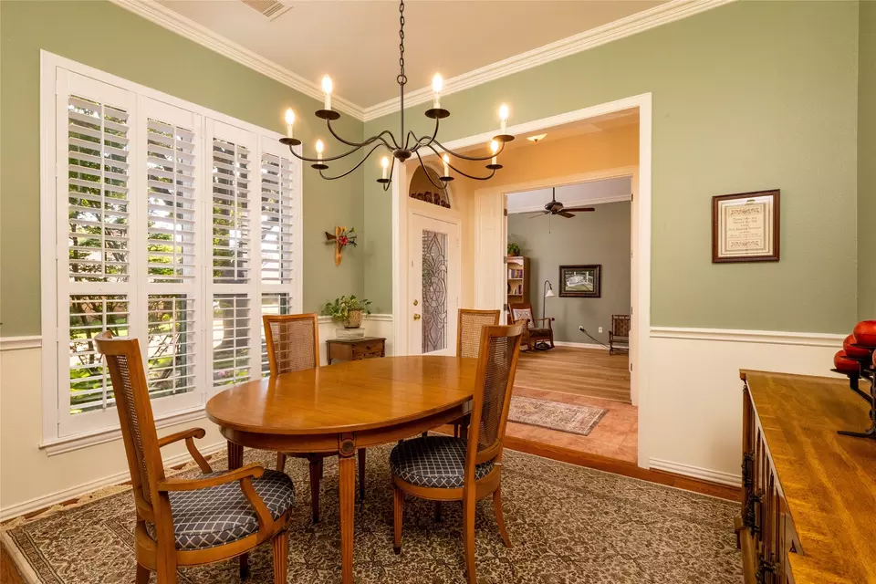 Dining - 4710 Village Oak Dr, Arlington, TX 76017 photo 2 of 3