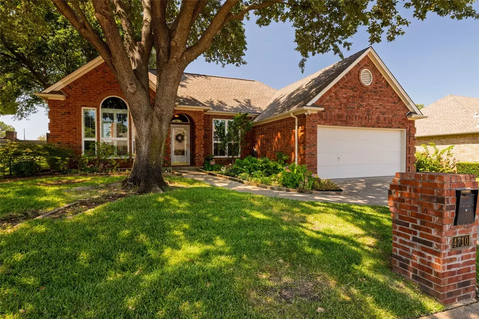 Exterior - 4710 Village Oak Dr, Arlington, TX 76017 photo 2 of 10