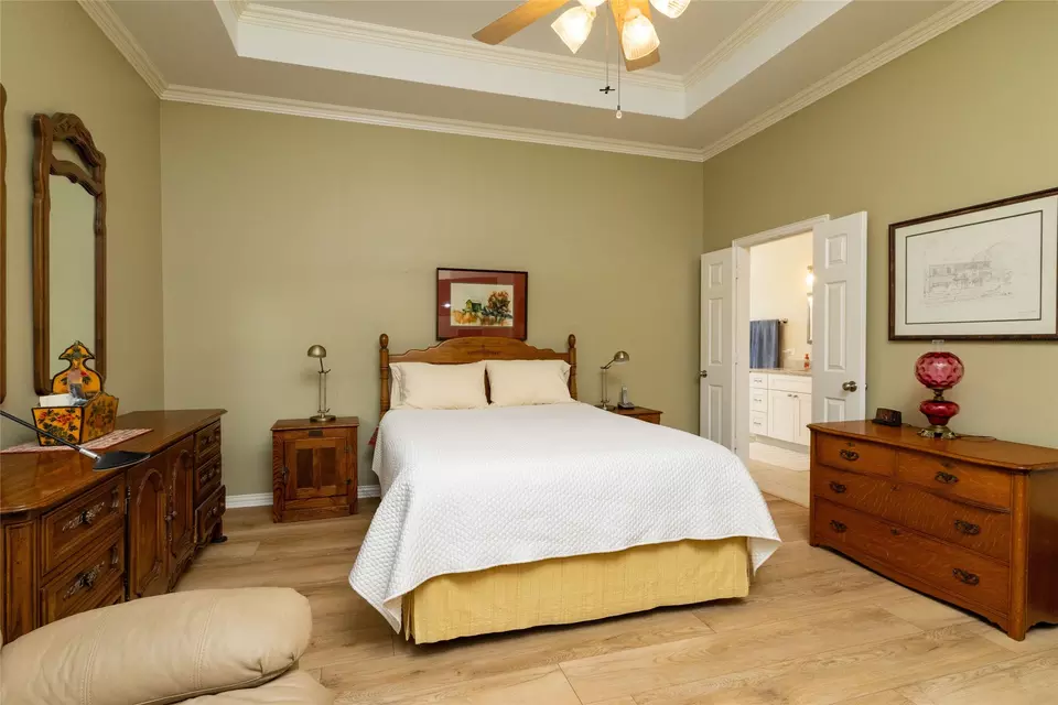 Bedroom - 4710 Village Oak Dr, Arlington, TX 76017 photo 2 of 4