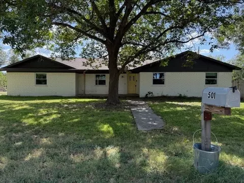 501 N Emerson St, Mart, TX 76664