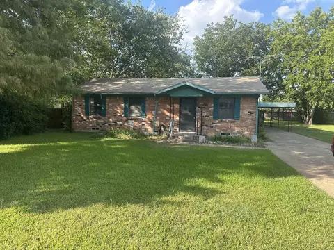 204 W Mount Vernon St, Mabank, TX 75147