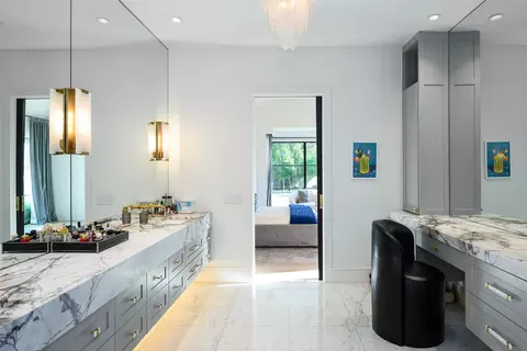 Bath - 5530 Celestial Rd, Dallas, TX 75254 photo 1 of 6