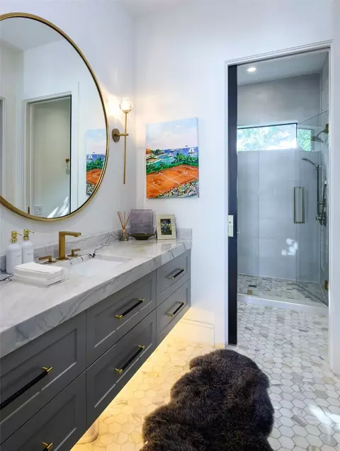 Bath - 5530 Celestial Rd, Dallas, TX 75254 photo 3 of 6