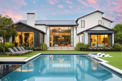 Exterior - 5530 Celestial Rd, Dallas, TX 75254 photo 4 of 5