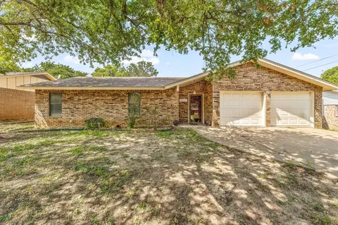 260 Davis Ave, Stephenville, TX 76401