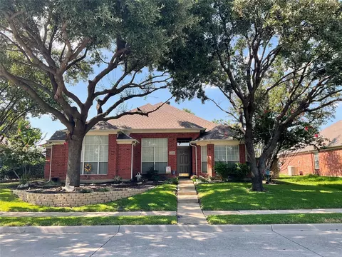 1208 Hershey Ln, Lewisville, TX 75077