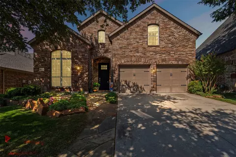 1229 Burnett Dr, Lantana, TX 76226