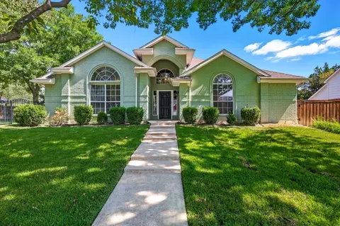204 Valley Dr, Rockwall, TX 75087