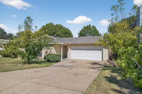 2203 Newbury Dr, Arlington, TX 76014
