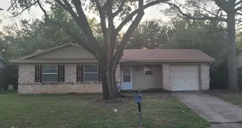 119 Bluebird Cir, Denton, TX 76209