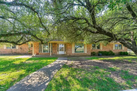 1051 Fm 67, Covington, TX 76636
