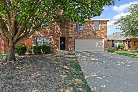 5033 Meridian Ln, Fort Worth, TX 76244