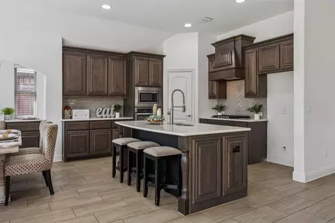 1616 Downing Dr, Aubrey, TX 76227